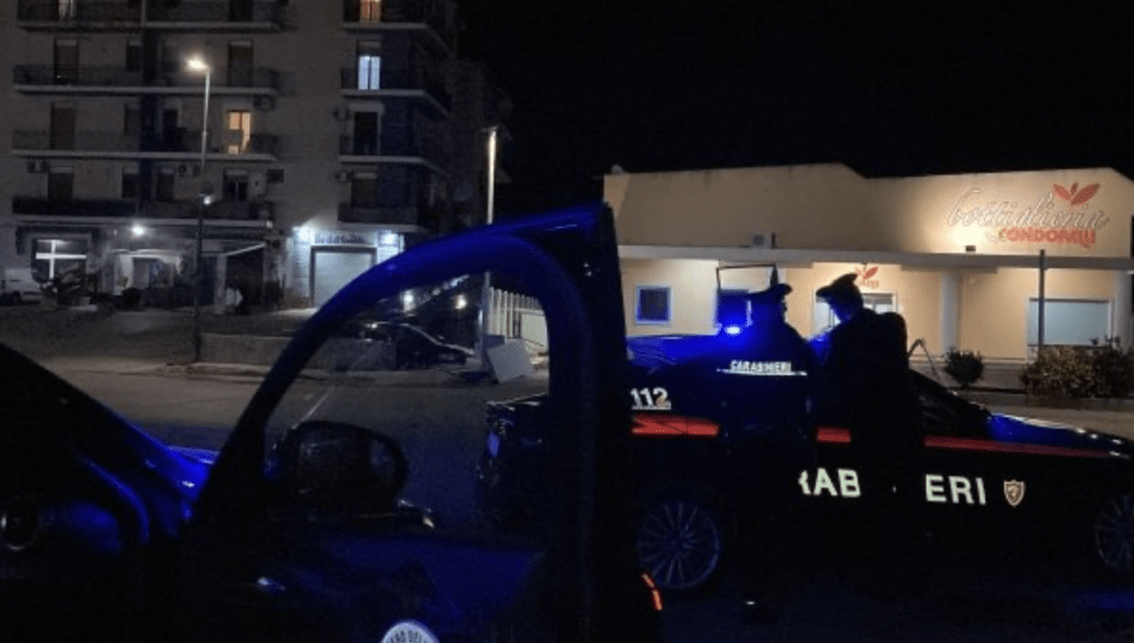 Al momento stai visualizzando Denunciato per maltrattamenti, ex marito bloccato sotto casa della ex