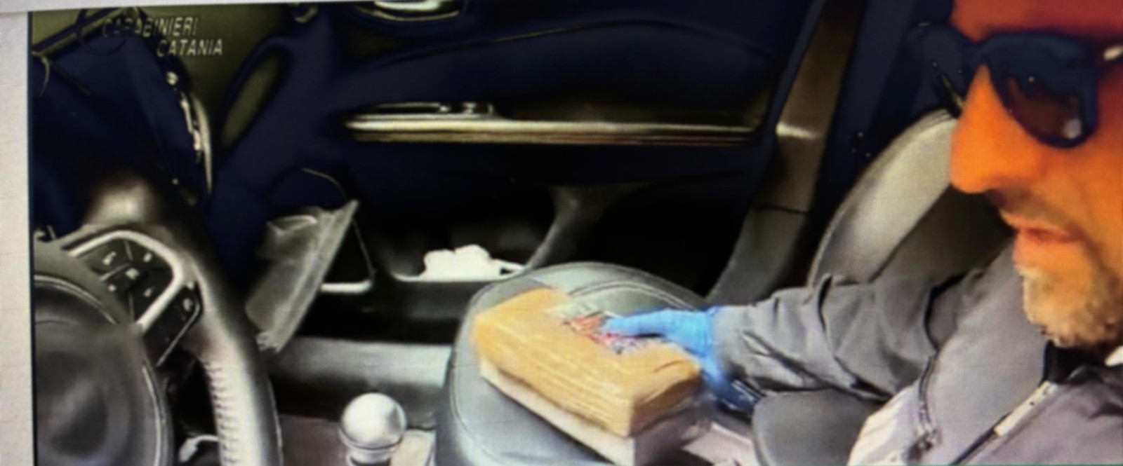 Al momento stai visualizzando Arrestato 36enne agrigentino a Catania con due chili di cocaina in auto