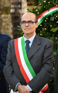 Scopri di più sull'articolo Minacce al sindaco Spinelli: trovato manifesto funebre a Calamonaci