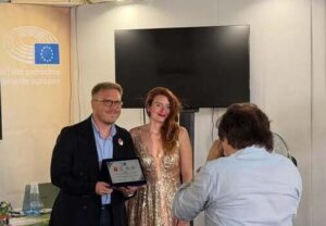 Scopri di più sull'articolo Giuseppe Tango e Ismaele La Vardera premiati per il loro impegno nella legalità