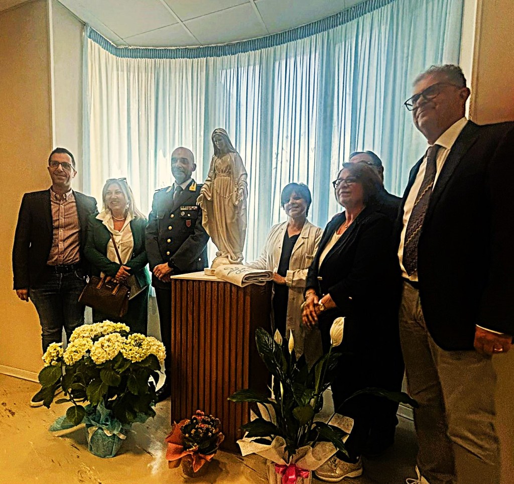 Al momento stai visualizzando Una statua della Madonna di Fatima accoglie i piccoli pazienti dell’ospedale di Canicattì