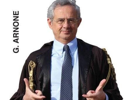 Al momento stai visualizzando Giuseppe Arnone trascorre la prima notte in cella, domani l’incontro con il legale