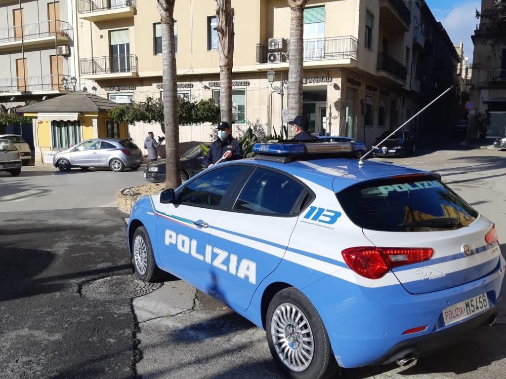 Scopri di più sull'articolo Fuga e incidente: denunciata una 35enne dopo aver ignorato l’alt