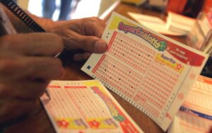 Scopri di più sull'articolo Milena festeggia un vincitore: un “5” del SuperEnalotto da oltre 97mila euro