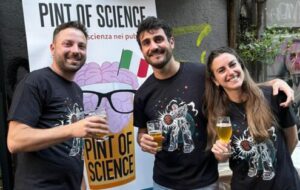 Scopri di più sull'articolo Pint of Science riparte: dal 18 maggio 90 pub italiani coinvolti, Catania inclusa