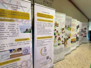 Scopri di più sull'articolo La mostra sulla CAA a Menfi trasforma la scuola in un laboratorio di inclusione