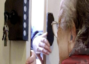 Scopri di più sull'articolo Arrestato a Agrigento un 17enne per minacce alla compagna e aggressione agli agenti