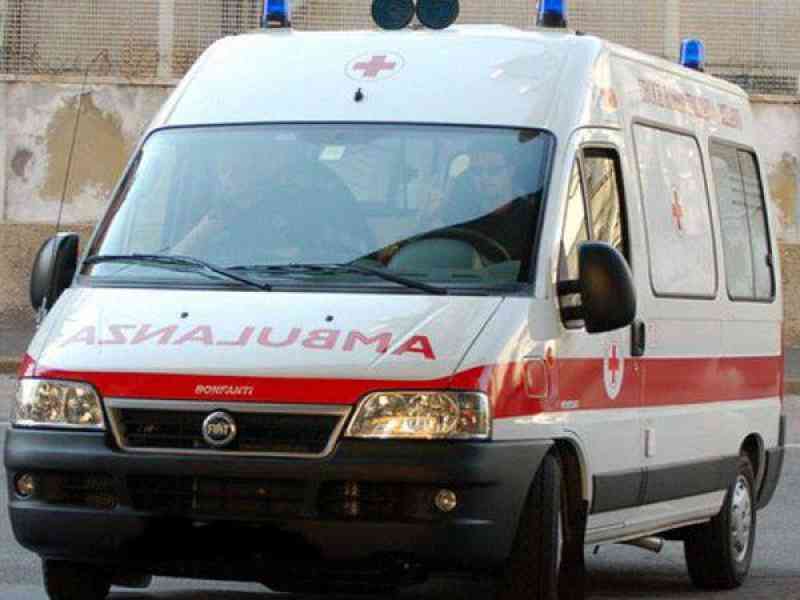 Al momento stai visualizzando Incidente sulla ss624 Palermo-Sciacca: due auto si scontrano, intervengono i vigili del fuoco