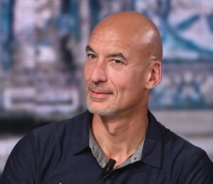 Scopri di più sull'articolo Luca Parmitano, l’astronauta siciliano, partecipa alla missione Artemis III.