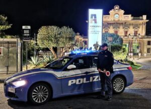 Scopri di più sull'articolo Fidanzata minacciata con un coccio di vetro, arrestato un 17enne