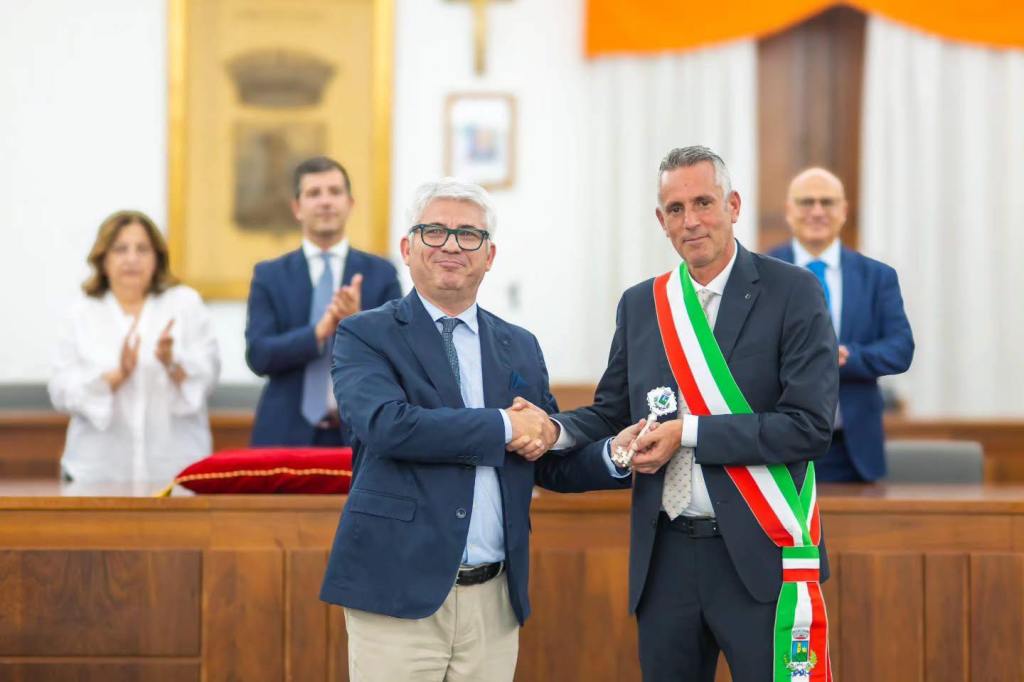Al momento stai visualizzando Nuova amministrazione a Ribera: Ruvolo passa il testimone a Pace