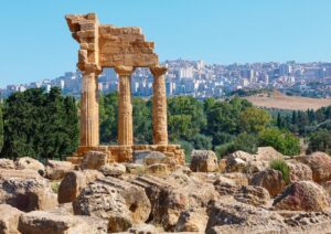 Scopri di più sull'articolo Tre giorni ad Agrigento: tra templi dorici, scogliere e sapori unici