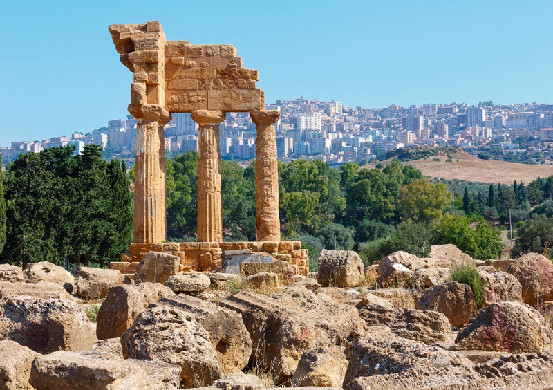 Al momento stai visualizzando Tre giorni ad Agrigento: tra templi dorici, scogliere e sapori unici