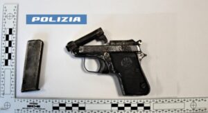 Scopri di più sull'articolo Due arresti per droga e possesso di armi: la polizia fa il punto