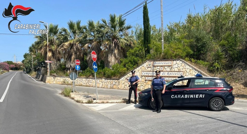 Al momento stai visualizzando Fugge all’Alt dei Carabinieri: arrestata dopo aver violato divieto di avvicinamento