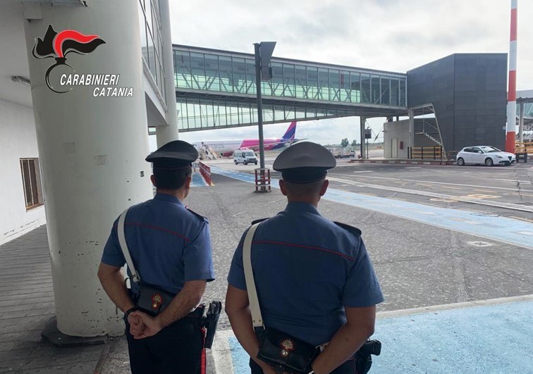 Al momento stai visualizzando Posteggiatore abusivo denunciato per tentata estorsione a un ottantenne