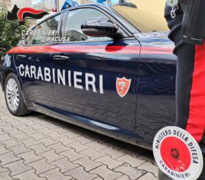 Scopri di più sull'articolo Truffa dello specchietto bloccata: due turisti francesi salvati
