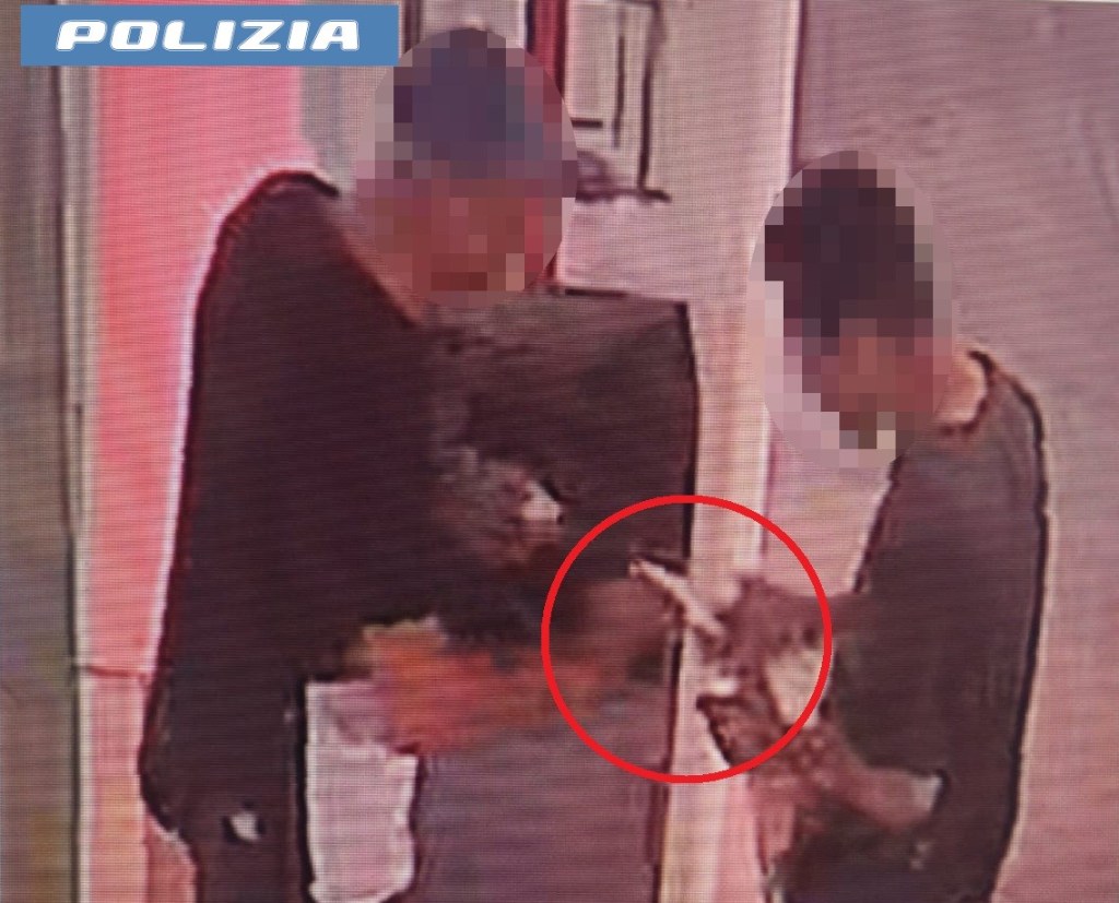 Al momento stai visualizzando Denunciati per frode con carta di credito rubata: due arresti in città