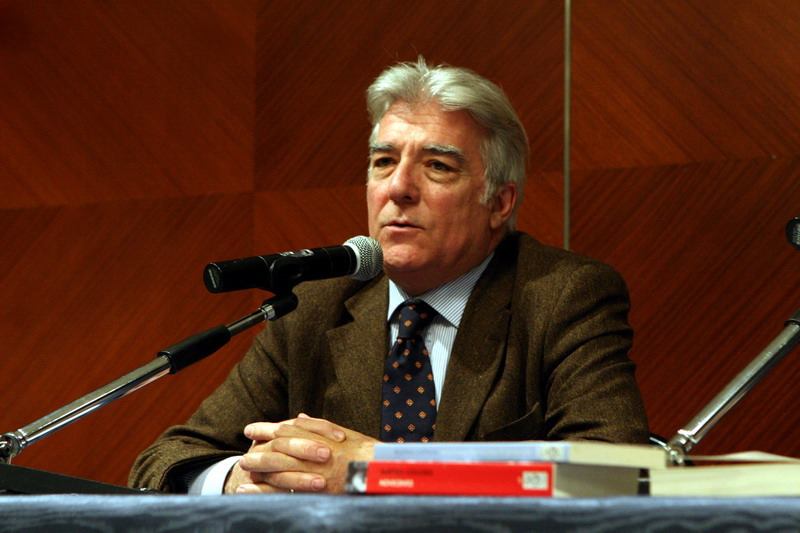 Al momento stai visualizzando Matteo Collura presenta il suo nuovo libro: dal delitto Tandoy a Napoleone