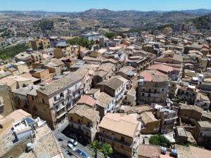 Scopri di più sull'articolo Affitti ad Agrigento: un tema cruciale per casa, salari e pensioni