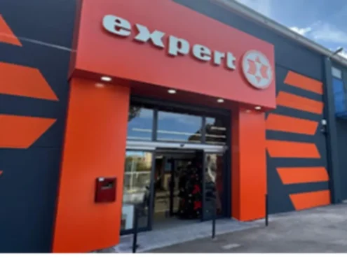 Al momento stai visualizzando Ladri in azione all’Expert City: 50mila euro rubati attraverso il tetto