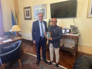 Scopri di più sull'articolo Fabrizio Colomba, atleta di forza, incontra il Pendolino ad Agrigento