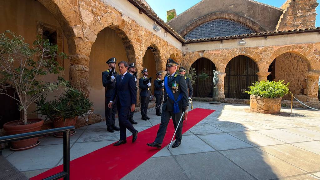 Al momento stai visualizzando Festeggiati ad Agrigento i 252 anni di servizio della Guardia di Finanza