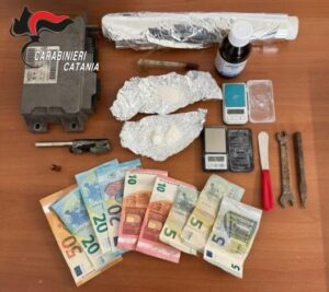 Scopri di più sull'articolo Coppia denunciata per spaccio di droga nella propria abitazione