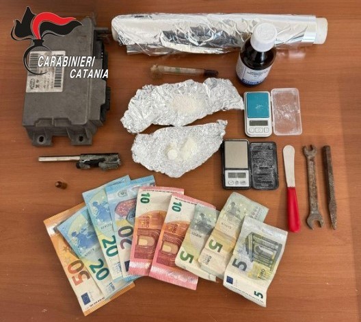 Al momento stai visualizzando Coppia denunciata per spaccio di droga nella propria abitazione