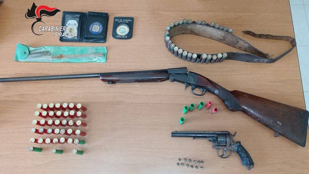 Al momento stai visualizzando Arrestato un 50enne: trovati armi e bombe a mano in un casolare