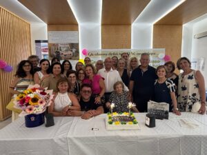 Scopri di più sull'articolo Ritorno a Porto Empedocle: reunion emozionante con la maestra di 50 anni fa