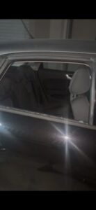 Scopri di più sull'articolo Furto in auto a Canicattì: finestrino in frantumi e borsa svanita