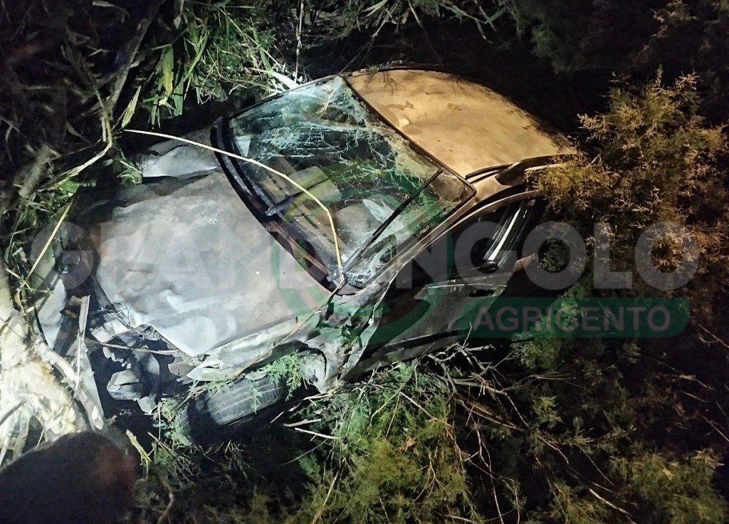 Al momento stai visualizzando Incidente a Bovo Marina: giovane ferito dopo uscita di strada in vallone