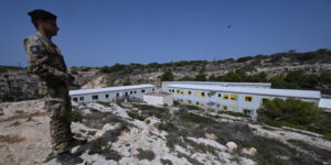 Scopri di più sull'articolo Due sbarchi a Lampedusa: tra i migranti una donna cieca in difficoltà