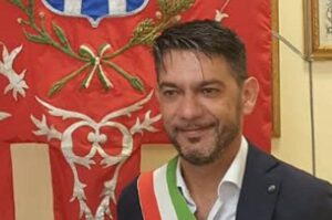 Scopri di più sull'articolo Sommatino, si dimettono sindaco e vice dopo inchiesta sugli appalti