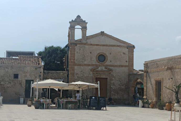 Al momento stai visualizzando Malore fatale per il titolare dopo una maxi rissa davanti al suo locale