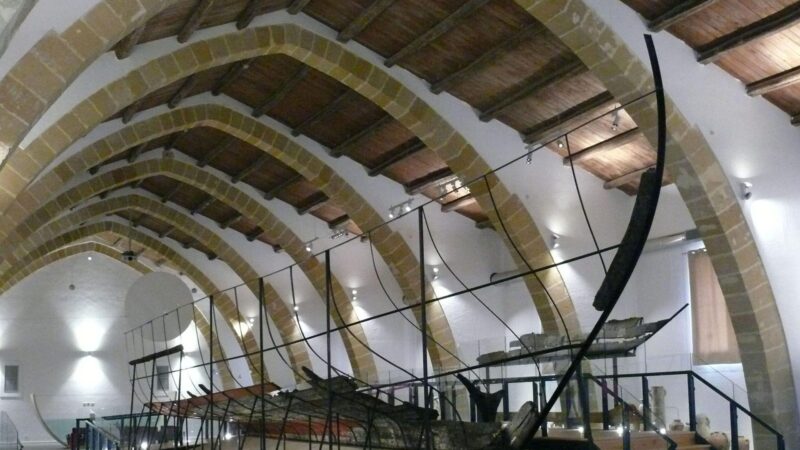 Al momento stai visualizzando Al Museo Archeologico di Marsala, l’arte di Carlo Di Lucia esplora il legame tra cielo e mare