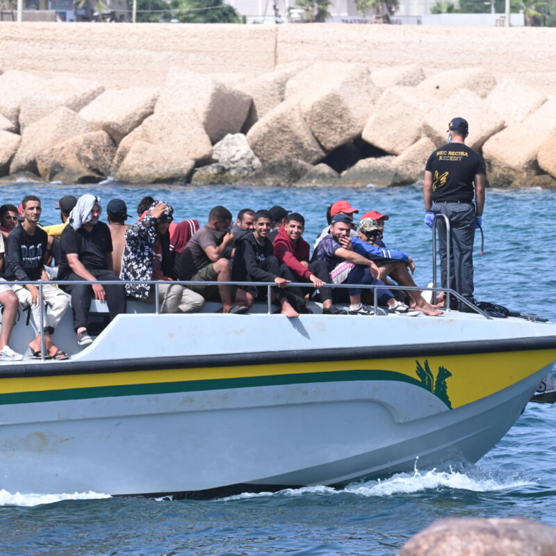 Al momento stai visualizzando Oltre cento migranti sbarcano a Lampedusa in poche ore