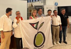 Scopri di più sull'articolo Montevago celebra l’Olio con la bandiera: continua l’evento “Oro Verde del Belìce