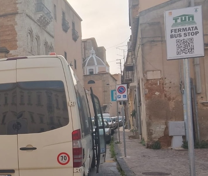 Al momento stai visualizzando Nuova fermata TUA davanti al Duomo di Agrigento: un servizio in più per i cittadini