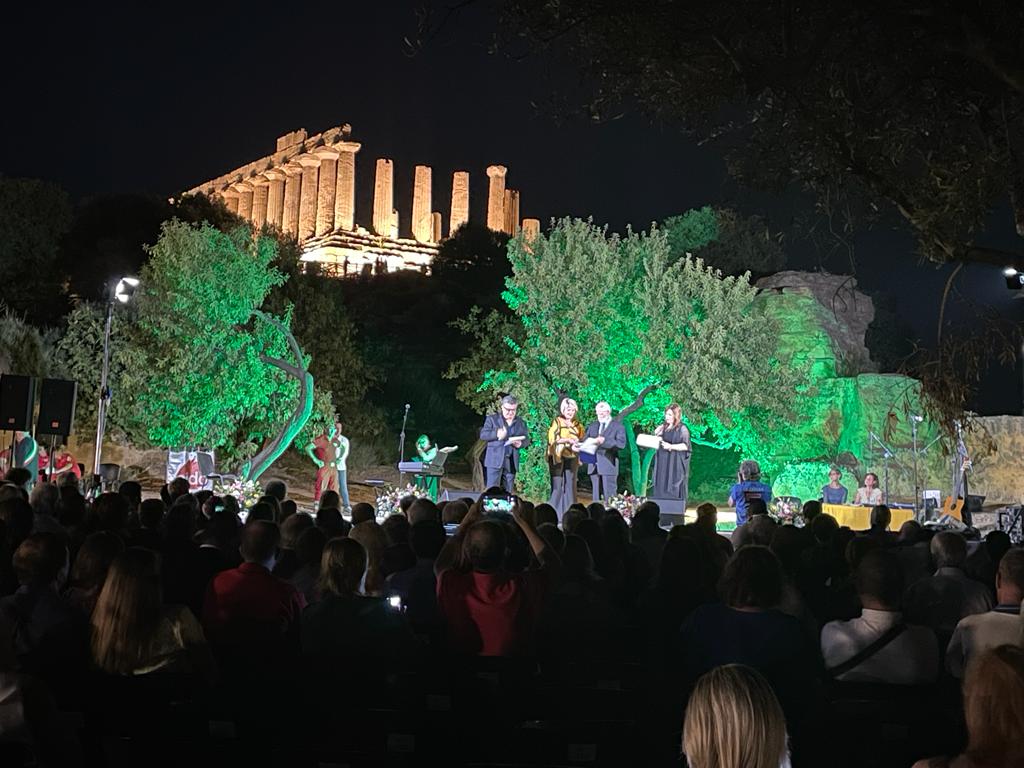 Al momento stai visualizzando Cerimonia del Premio Buttitta al Teatro Panoramica dei Templi il 27 giugno