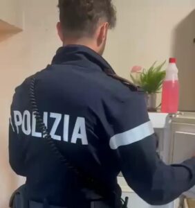 Scopri di più sull'articolo Arrestato 27enne: droga trovata nel frigorifero di casa sua