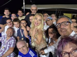 Scopri di più sull'articolo Serata di sport e inclusione: Valeria Marini premia gli atleti paralimpici di Ravanusa
