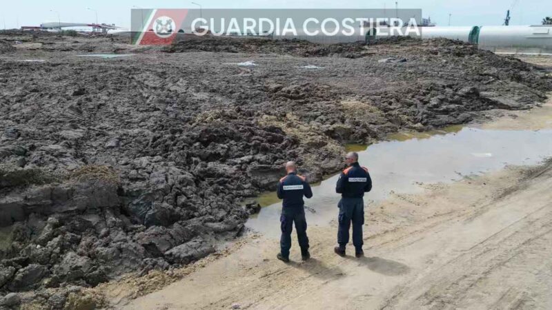 Al momento stai visualizzando Silenzio sullo scandalo della melma al porto di Trapani, preoccupazioni crescenti