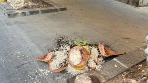 Scopri di più sull'articolo Vasi in ceramica distrutti su via Roma, il sindaco avvia le indagini