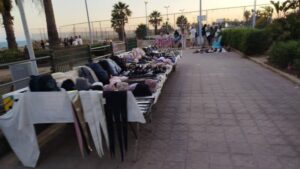 Scopri di più sull'articolo Commercio abusivo al lungomare di San Leone: il “gran bazar” è in piena attività