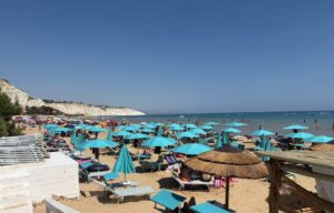 Scopri di più sull'articolo Cinquantenne colpito da infarto in spiaggia a Realmonte, è in gravi condizioni