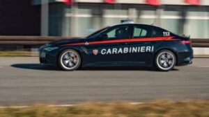 Scopri di più sull'articolo Fuga da un posto di blocco: 18enne investe un Carabiniere e viene arrestato