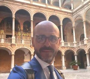 Scopri di più sull'articolo Alessandro De Leo, ex deputato forzista, si unisce a La Vardera