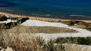 Scopri di più sull'articolo Abuso segnalato a Giallonardo, silenzio sulla ex Villa del Sole